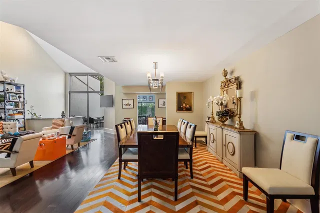 Windsor Way Residence photo 6