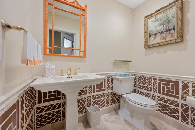 Windsor Way Residence photo 21