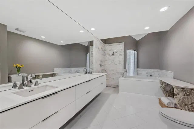 Windsor Way Residence photo 24