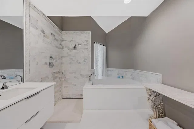 Windsor Way Residence photo 25