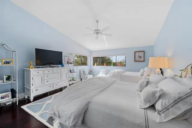 Windsor Way Residence photo 30
