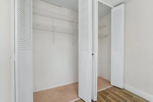 Unit F photo 27