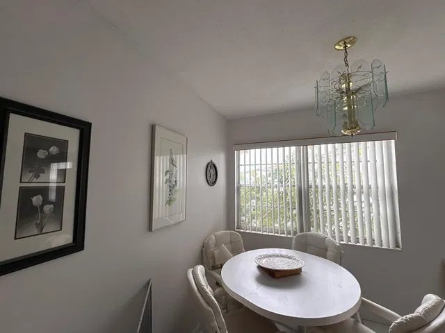  Residence photo 5