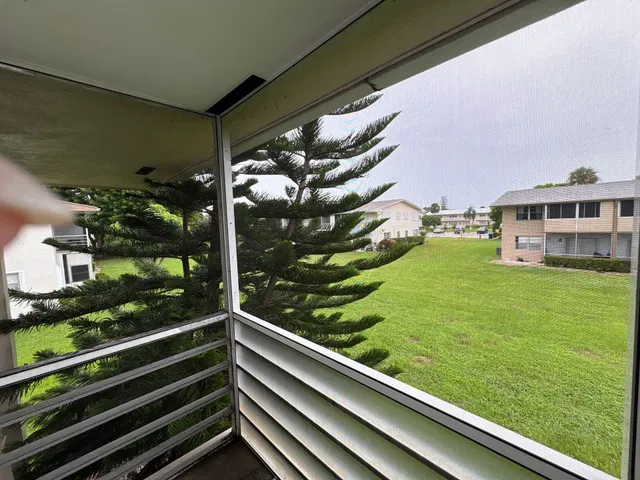  Residence photo 9