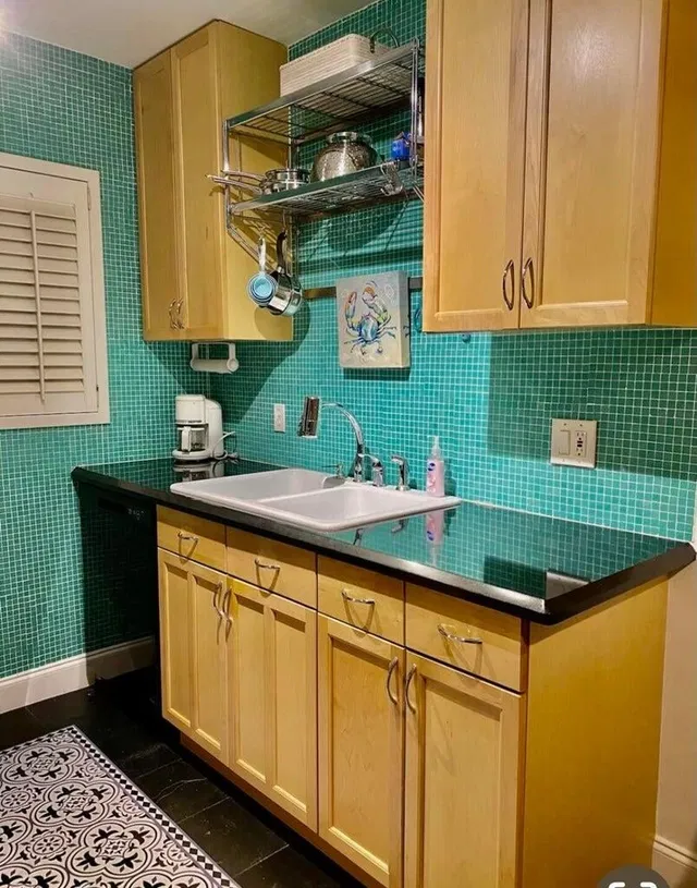  Unit 14 photo 9