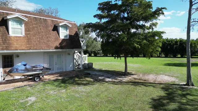 Residence photo 18
