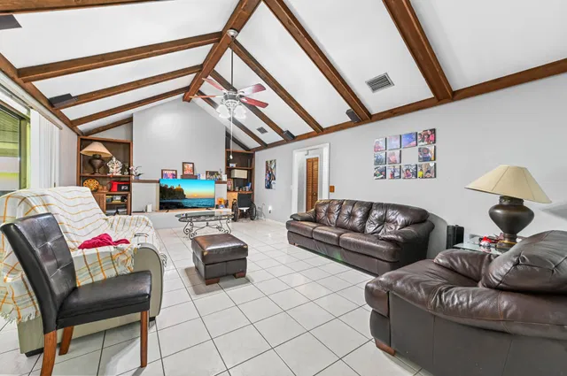 Residence photo 14