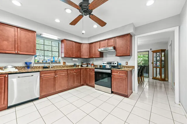 Residence photo 24
