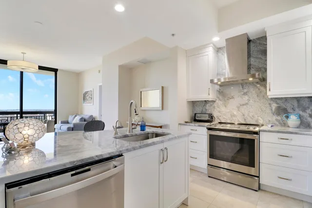One City Plaza Unit 902, 801 S Olive Avenue, West Palm Beach, exterior