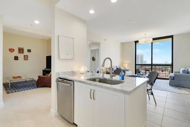 One City Plaza Unit 902 photo 8