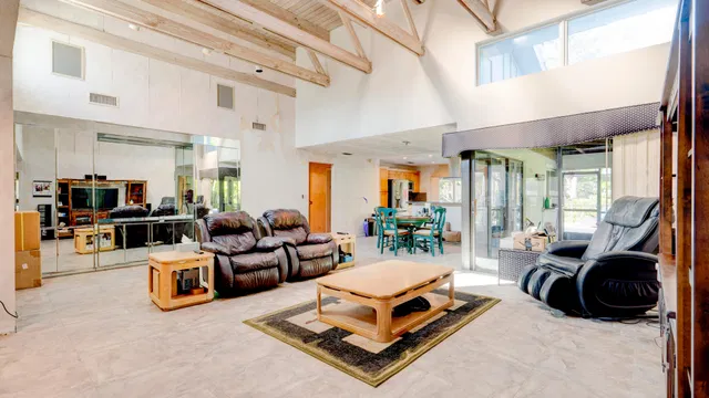 Residence photo 11