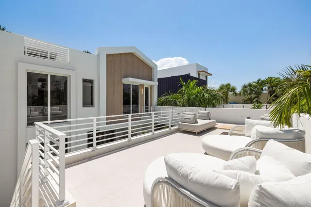 Palm Trail Delray Beach Residence photo 33