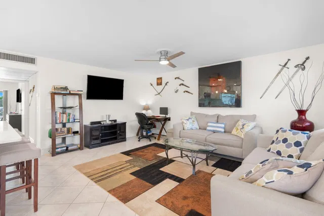  Unit 189 photo 4