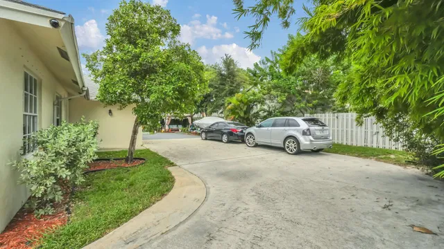  Residence photo 11