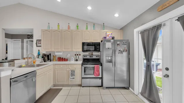  Residence photo 24