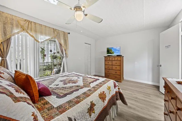 Unit 202 photo 12