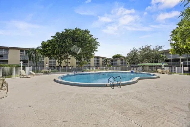 Unit 202 photo 23