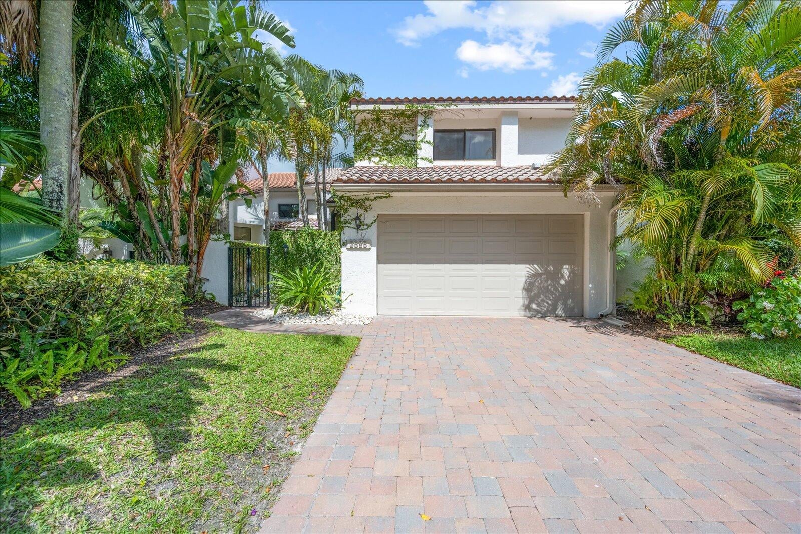 Windsor Way Residence photo 2