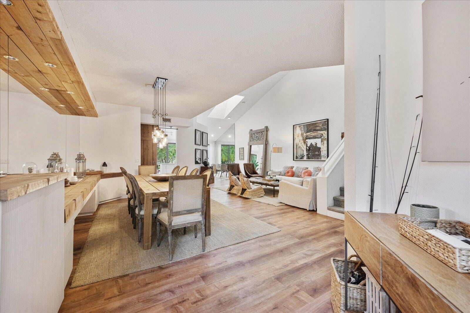 Windsor Way Residence photo 4