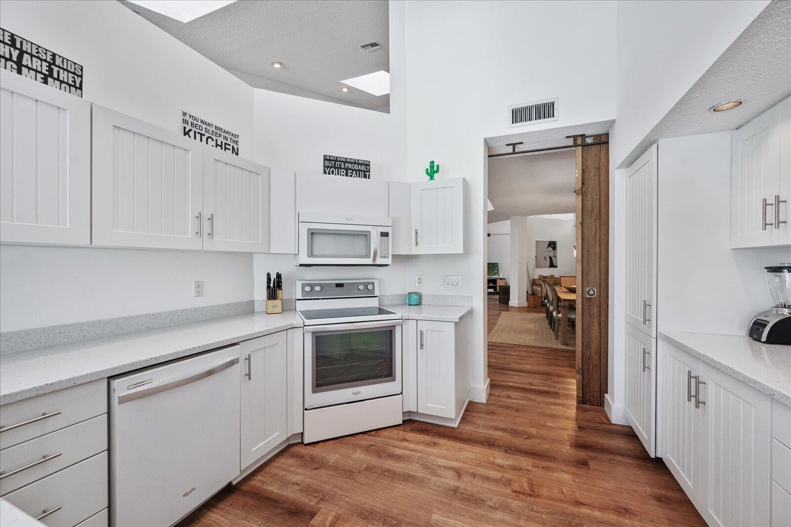 Windsor Way Residence photo 14