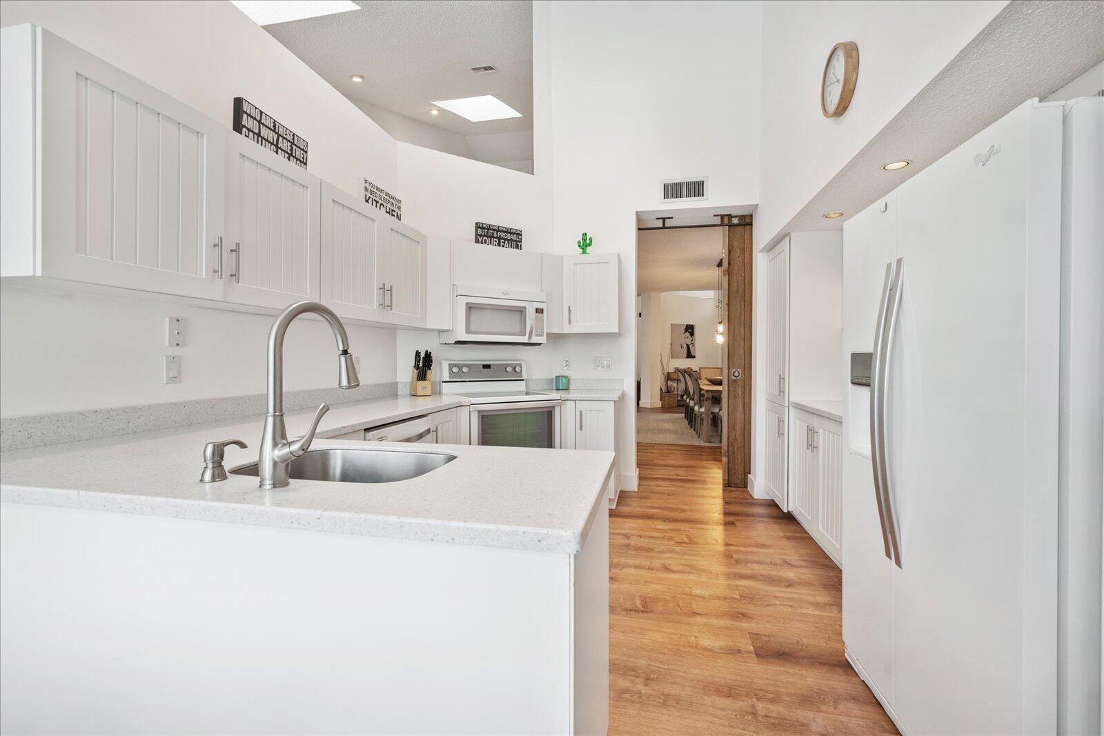 Windsor Way Residence photo 15