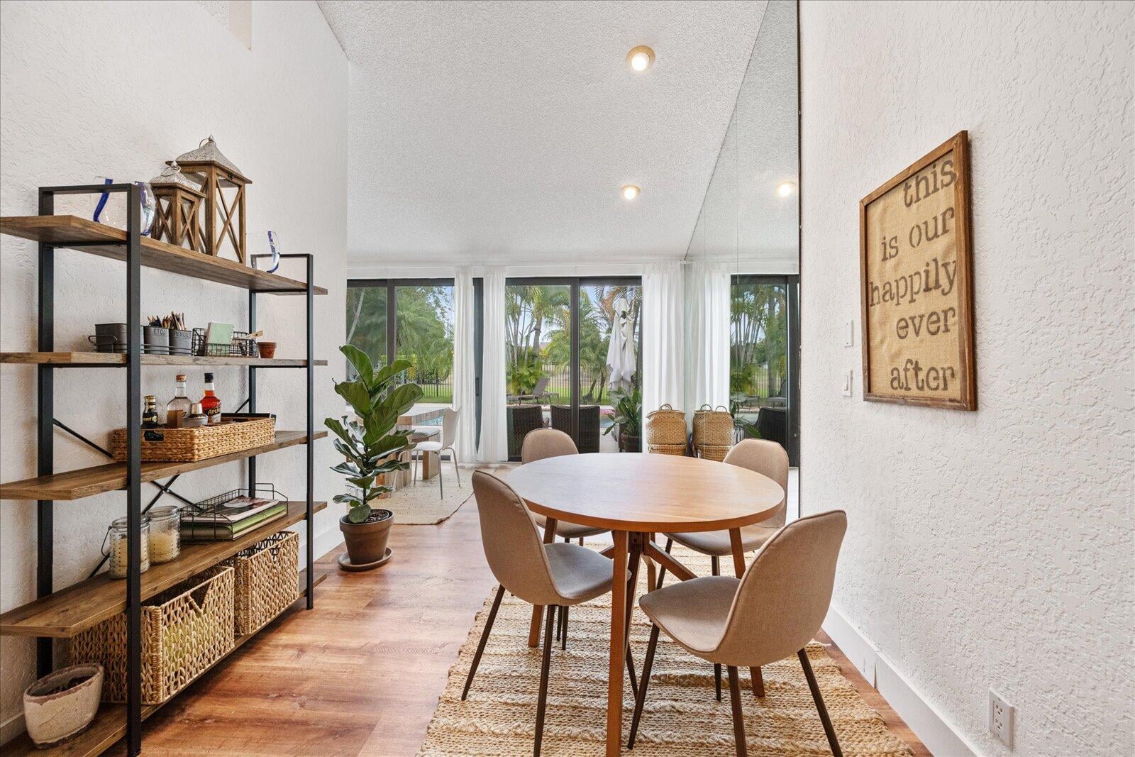 Windsor Way Residence photo 16