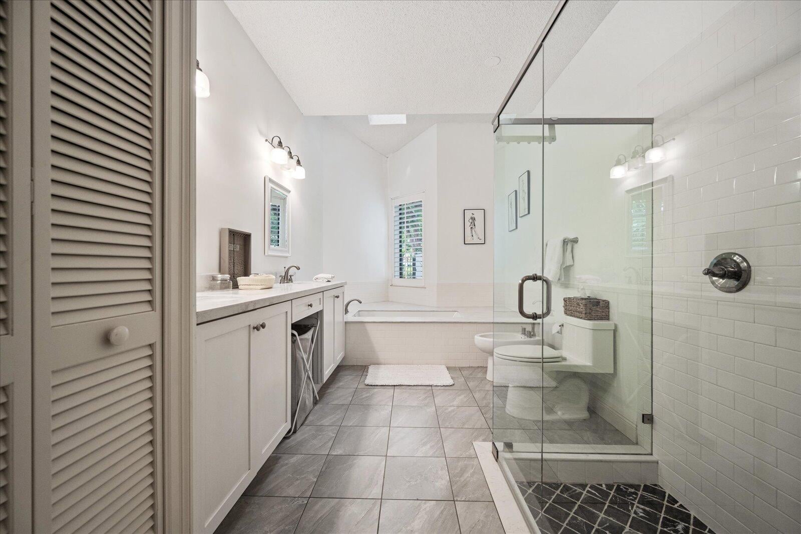 Windsor Way Residence photo 23