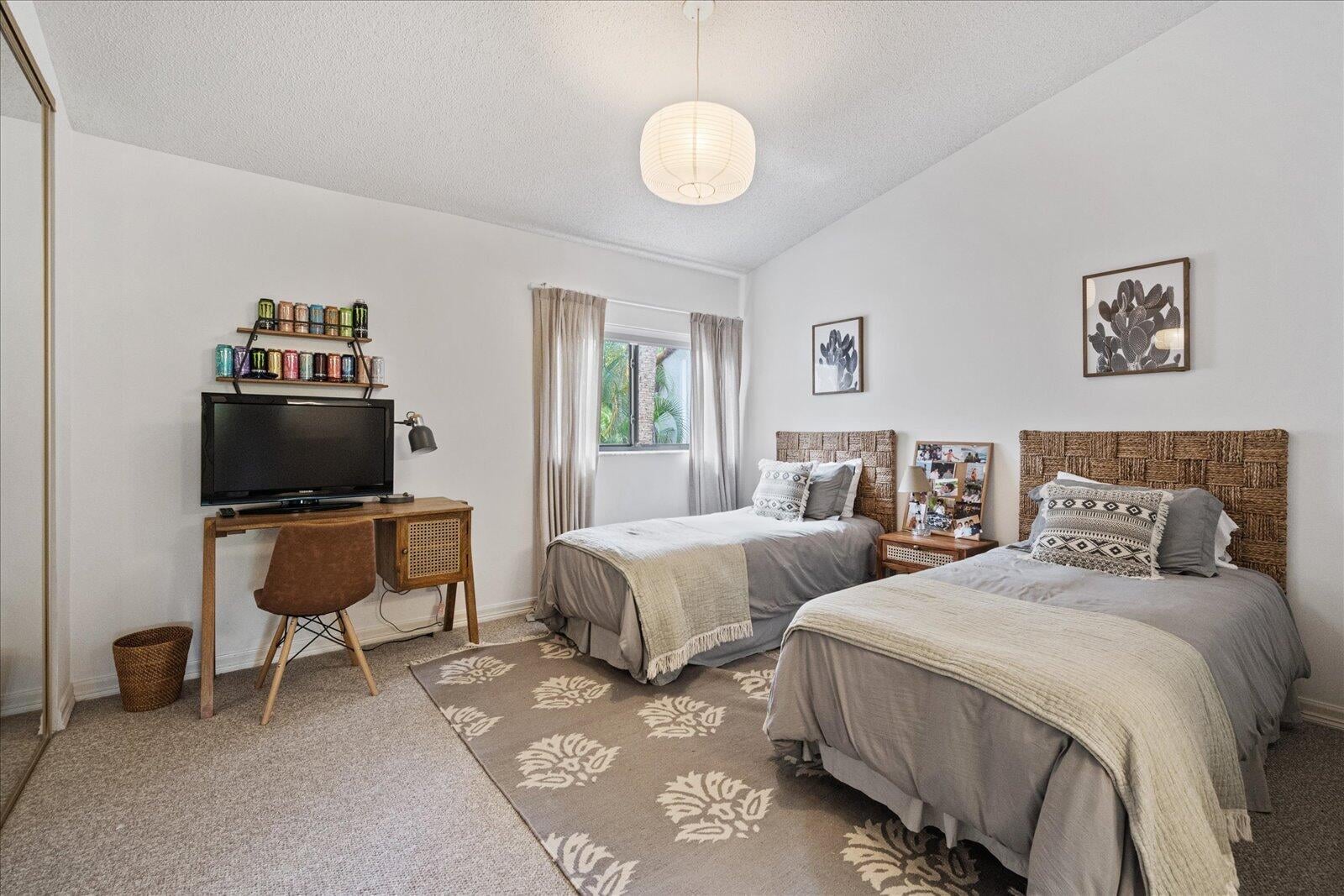 Windsor Way Residence photo 32