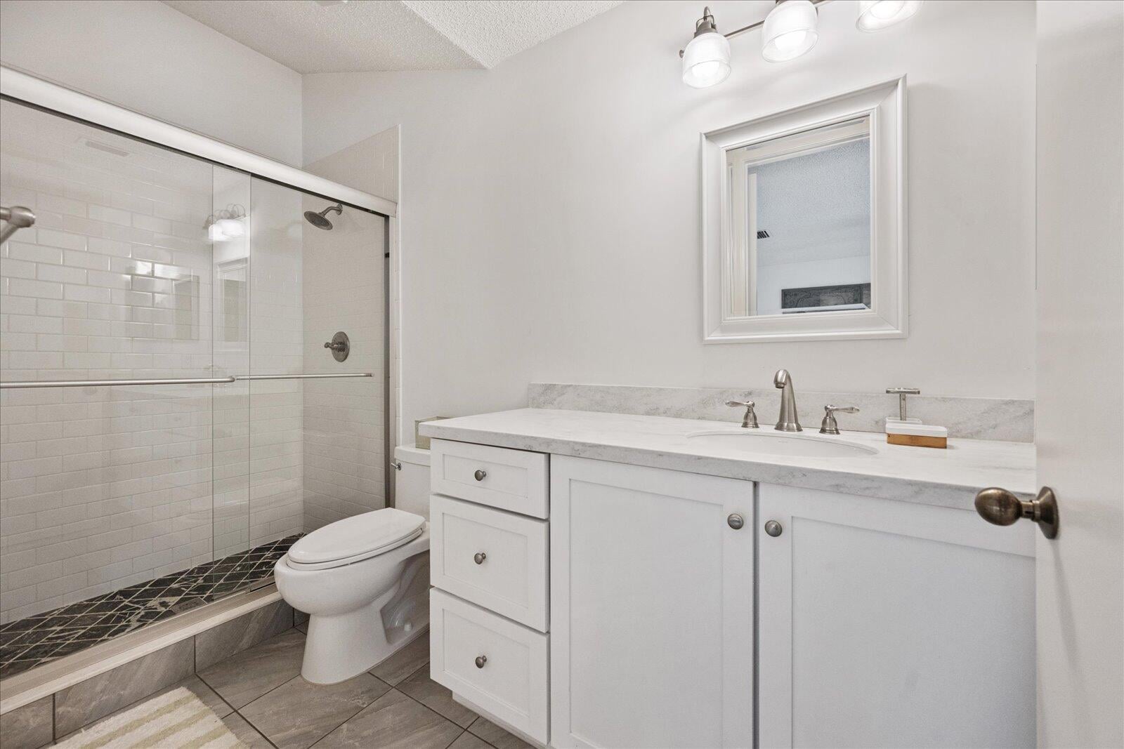 Windsor Way Residence photo 35