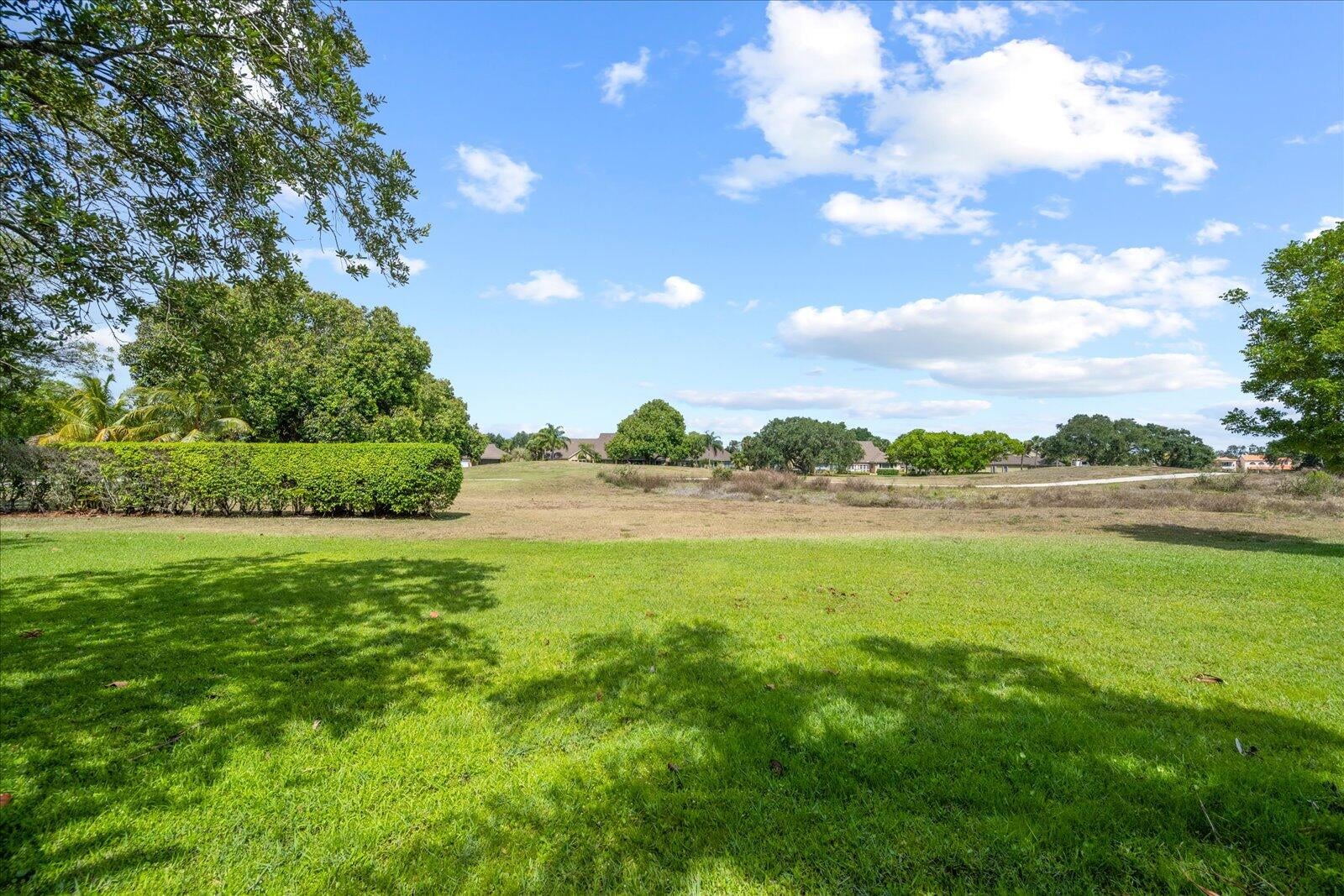 Windsor Way Residence photo 42