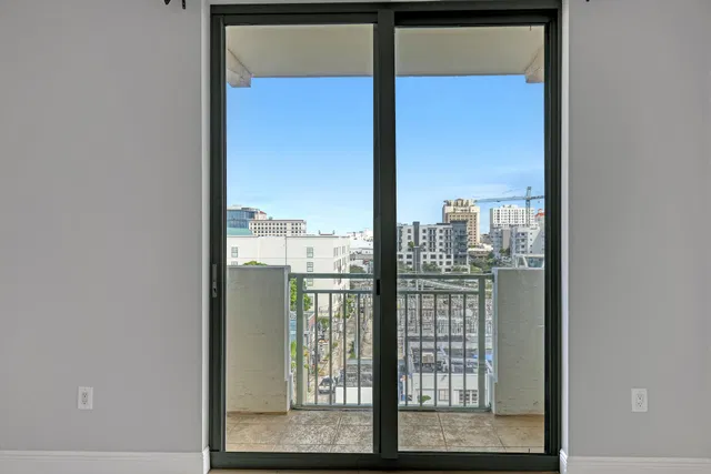 610 Clematis Unit 618 photo 6