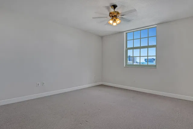 610 Clematis Unit 618 photo 16