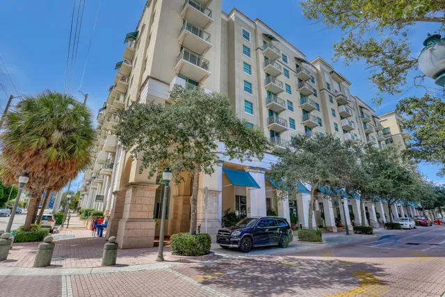 610 Clematis Unit 618 photo 41