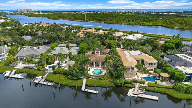 Admirals Cove Residence photo 36