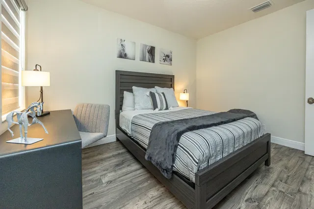 Residence photo 64