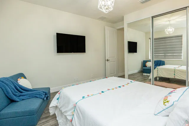 Residence photo 72
