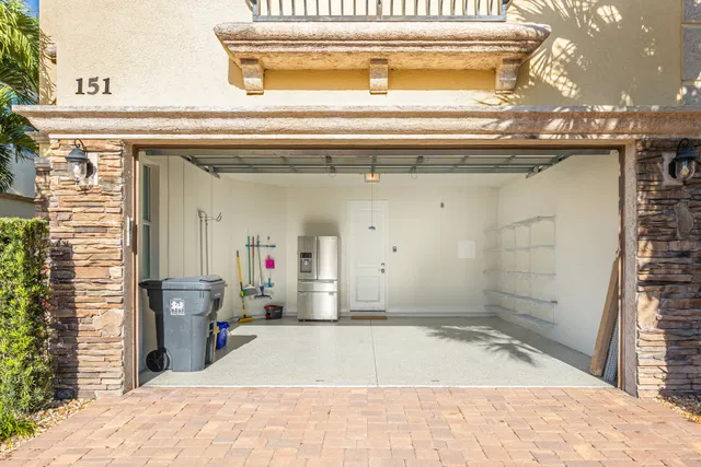 Residence photo 75