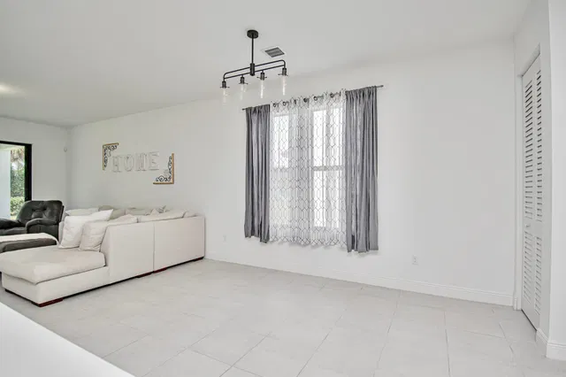 Residence photo 7