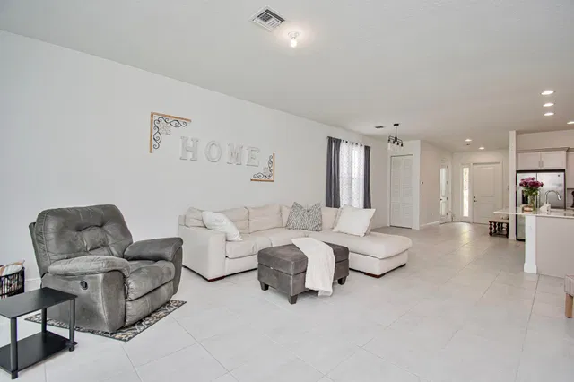 Residence photo 9