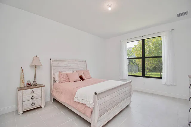 Residence photo 11