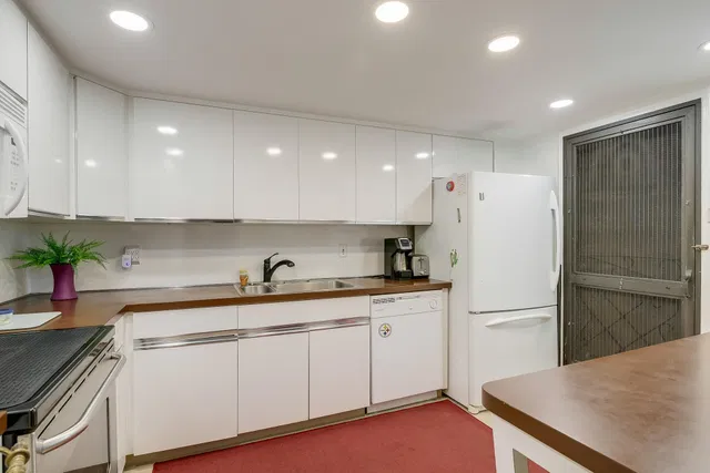  Unit 205 photo 9