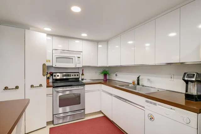  Unit 205 photo 11
