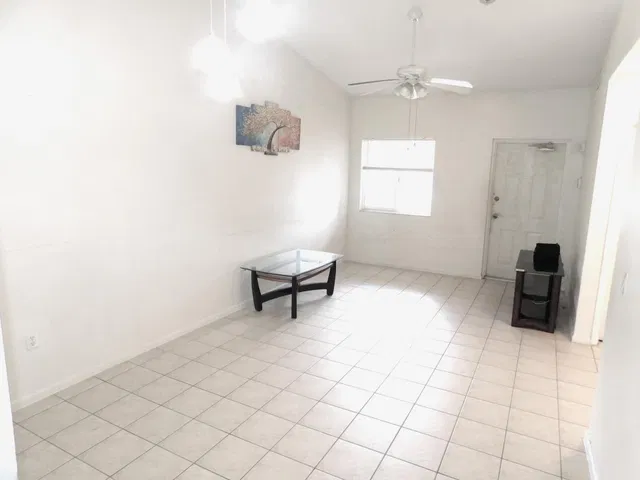 Unit 204 photo 5