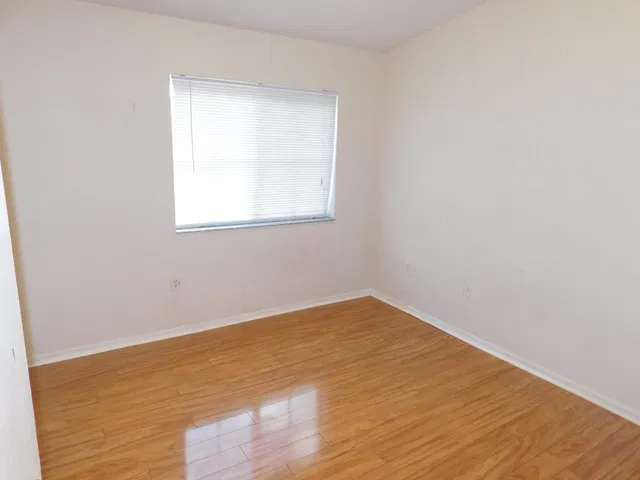 Unit 204 photo 9