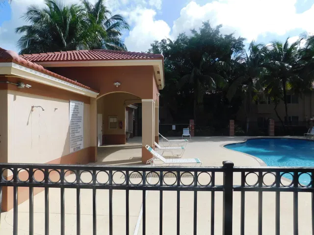 Unit 204 photo 12