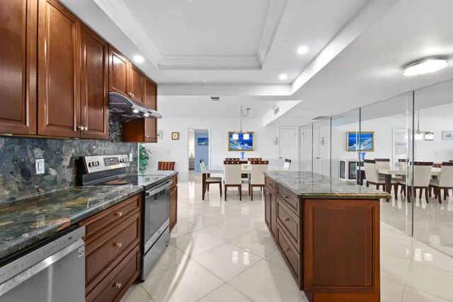  Unit 510 photo 9
