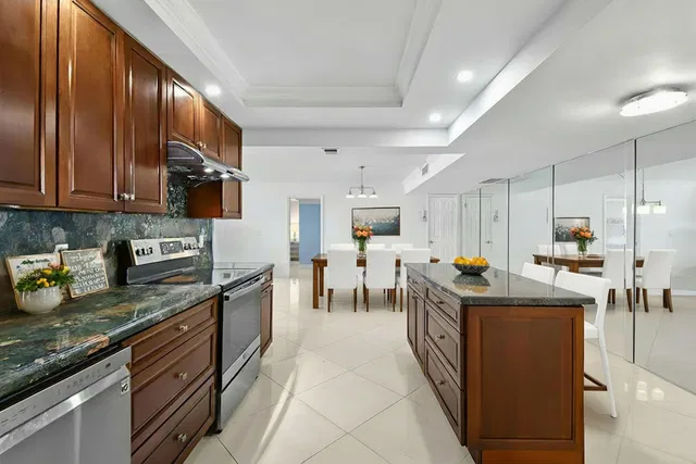  Unit 510 photo 10