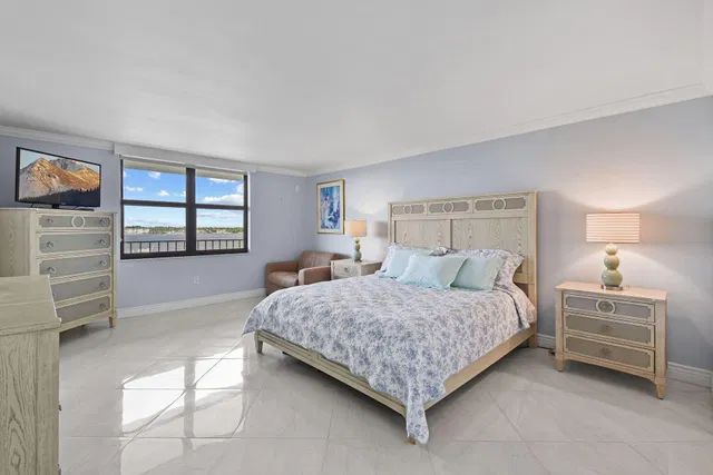  Unit 510 photo 11