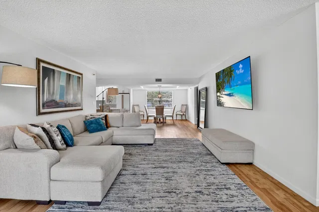 Unit 220 photo 3