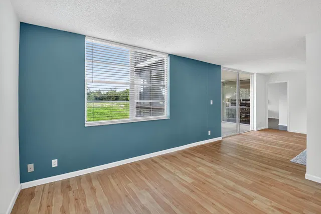 Unit 220 photo 24